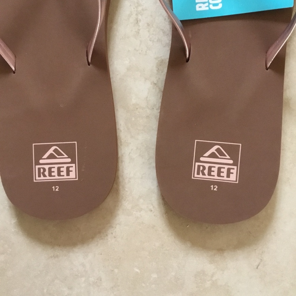 NEW Reef Bliss Nights Copper Flip Flop Sandals size 12 FLAW - Picture 2 of 8